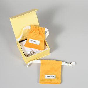 Pochette à bijoux en microfibre colorée personnalisée avec logo, sacs cadeaux à cordon, pochette en tissu avec impression en relief et étiquette - Product Image 5