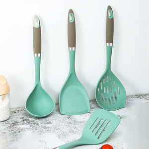 Ensemble de 4 spatules de cuisson en silicone antiadhésives et résistantes à la chaleur, y compris une cuillère tourneuse pour la friture. - Product Image 1