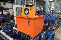 Vente directe du fabricant Machine à presser les tôles ondulées monocouche Moteur hydraulique à grande vitesse Équipement de tuiles en acier coloré