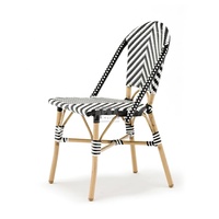 Chaises d'extérieur confortables en rotin français tressé en bambou pour bistro, restaurant, bar et événements