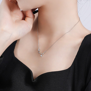 สร้อยคอเงินแท้ S925 สองสี รูปเครื่องบินกระดาษประดับเพชรซิร์คอน ดีไซน์โรแมนติก ของขวัญสำหรับผู้หญิง สร้อยคอหรูหราแบบเรียบง่าย - Product Image 5