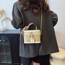 Bolso de Mano Cuadrado <span class=keywords><strong>Grande</strong></span> de PU con Estampado Retro de Alta Gama para Mujer, Nuevo, Casual, con Cadena para Llevar al Hombro o Cruzado - Product Image 5