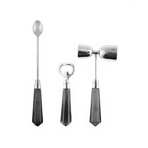 Ensemble d'outils de bar en acier inoxydable au design moderne, écologique et personnalisable pour les espaces de divertissement contemporains à domicile, finition soignée - Product Image 1