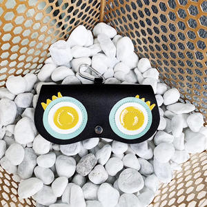 Étui à lunettes de soleil en cuir mignon, motif cœur et fleur, boîte de rangement pour lunettes pour femmes, forme personnalisée, 6-8.9 pouces, printemps 2021 - Product Image 4