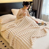 Nouvelle couverture en peluche de lapin de couleur unie à rayures, luxe léger, douce, pour canapé et lit