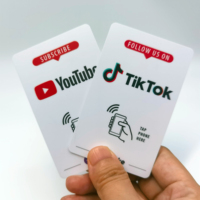 Carte PVC NFC RFID avec puces NTAG213/215/216 Protocole ISO 14443A Fréquence 13,56 MHz Taille et épaisseur personnalisables