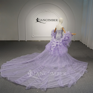 GT26068 Robe de Quinceañera de luxe moderne, couleur lavande, à manches longues, coupe sirène, style robe de bal, avec décolleté cœur, traîne chapelle et dentelle perlée - Product Image 3
