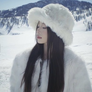 Gorro de Pescador de Felpa para Mujer, Color Blanco Hueso, con Orejeras Gruesas, Cálido, Cortavientos, para Invierno, Esquí y Actividades al Aire Libre - Product Image 4