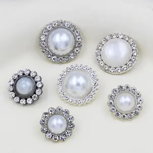 Nadeln von individuellen Perlen aus Legierung Strass Kombinationskleidung runder Knopf Mantel Pulloverhemd Tasche Dekoration Kleidungsstück Knöpfe