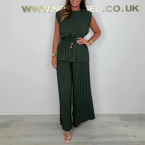 Nouvel ensemble d'été pour femme : haut sans manches à col rond et pantalon large plissé, deux pièces tendance - Product Image 1