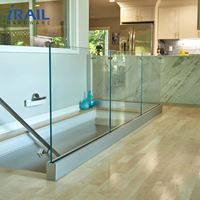 Balustrade en verre sans cadre pour balcon 10-12 mm avec système de profilés en aluminium, design moderne et sécurisé, verre trempé