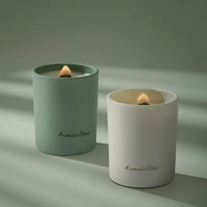 Bougies parfumées en pot de céramique avec logo personnalisé de luxe Brûleur de cire gel et de cire d'abeille pour cheveux Aromaticas huile essentielle - Product Image 1