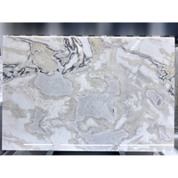 Marbre blanc naturel Fendi, couleur artistique, très demandé pour la décoration intérieure, idéal pour les murs de fond, les comptoirs et les escaliers.