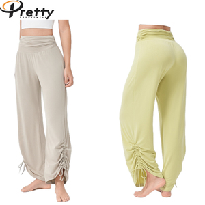 Suave y acogedora chica Sexy en pantalones <span class=keywords><strong>de</strong></span> Yoga bailando moda señora cintura alta fruncido pierna ancha Casual Pantalones deportivos mujer Yoga Pantalones - Product Image 1