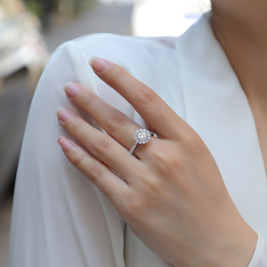 Consegna rapida 1CT taglio tondo diamante GRA certificato VVSI D-colore EX grado taglio Moissanite anello - Product Image 2