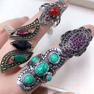Anillo de Lujo Vintage Exagerado con Turquesa, Estilo Étnico, Anillo para el Dedo Índice con Incrustaciones de Diamantes y Piedras Preciosas - Product Image 3