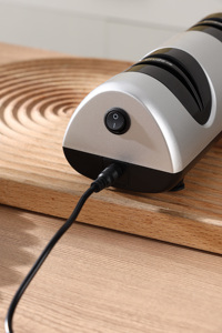 110 ~ 240V bajo ahorro <span class=keywords><strong>de</strong></span> energía motorizado giratorio <span class=keywords><strong>piedra</strong></span> <span class=keywords><strong>de</strong></span> <span class=keywords><strong>afilar</strong></span> portátil hogar afilador <span class=keywords><strong>de</strong></span> cuchillos eléctrico - Product Image 3