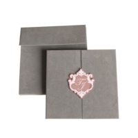 Individuell bedrucktes Folio graue Samt-Einladung in Hardcover elegante handgefertigte durchsichtige Acryl-Hochzeitseinladungen