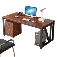 Bureau d'ordinateur moderne et minimaliste en bois, résistant au feu et aux taches, avec chaise de bureau pour employé