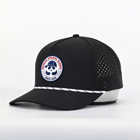 Casquette de baseball en polyester avec logo brodé personnalisé, vente en gros OEM, casquette de sport imperméable de haute qualité à 5 panneaux avec trous découpés au laser, Gorras
