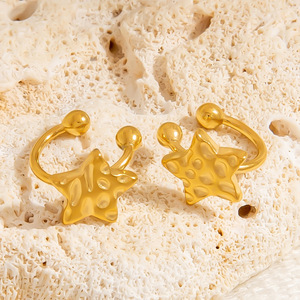 Pendientes de clip en forma de estrella, chapados en oro de 18k, de acero inoxidable, para orejas sin perforar, joyería de moda. - Product Image 3