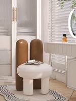 Tabouret moderne tufté haut de gamme de couleur crème Chaise de maquillage de chambre à coucher de style décontracté pour la maison et l'hôtel pour la salle à manger et le salon