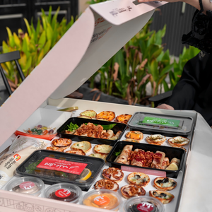 Caja de Picnic Minimalista y Estética con Estampado Dorado, Acabado de Lujo para Tienda de Postres Gourmet, Certificación FSC, Lista para DDP - Product Image 2