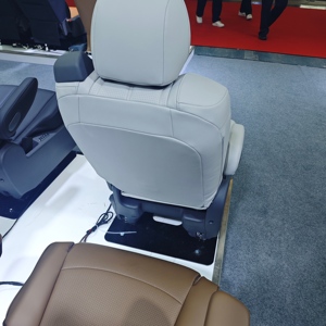 Siège de voiture universel pour Toyota avec appuie-tête latéral renforcé, soutien des cuisses réglable, accoudoirs et porte-gobelets pour la conduite quotidienne - Product Image 6