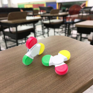 <span class=keywords><strong>Surligneur</strong></span> tricolore imprimé de logo personnalisé Mini stylo marqueur d'art <span class=keywords><strong>Surligneur</strong></span> oblique Fidget Spinner - Product Image 1