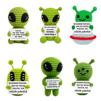 Poupée extraterrestre en crochet faite à la main en gros, amigurumi en peluche avec carte d'affirmation positive, cadeau personnalisé, décoration de bureau