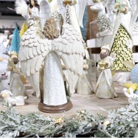 Meilleures ventes Articles religieux catholiques en résine Ange priant avec sculpture de la Sainte Famille Cadeaux religieux