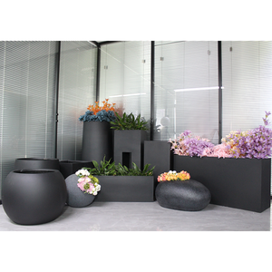 उद्यान आउटडोर बड़े काले क्लासिक प्लांटर, होटल रेस्तरां के लिए फूल प्लेटर बर्तन, फाइबर मिट्टी प्लांटर बॉक्स - Product Image 1