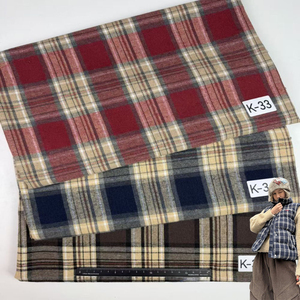 Tissu à carreaux teint en fil T/C 21S doux au toucher, 150 GSM, brossé simple face, idéal pour chemises d'extérieur et sacs automne-hiver - Product Image 1