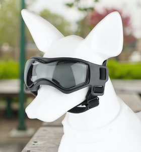 Lunettes de soleil écologiques pour <span class=keywords><strong>chien</strong></span> avec sangle réglable, protection UV, anti-poussière/anti-vent, motif à pois, en polycarbonate, pour l'hiver - Product Image 1
