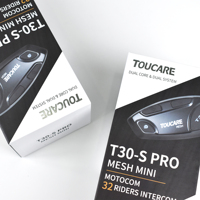 TOUCARE T30S PRO est un nouveau talkie-walkie Bluetooth haut de gamme pour moto, étanche IP67, système Mesh et interphone multi-personnes.