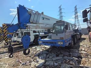 Alta calidad QY25K5C pluma telescópica hidráulica pequeño camión móvil grúa 25ton 50ton 70ton 100ton capacidad hecha en China - Product Image 2