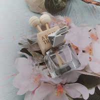 Flacon de parfum pour voiture personnalisable, vide, en verre transparent carré, avec couvercle en bois, 10 ml, impression sérigraphique, bouchon couronne argenté ou doré