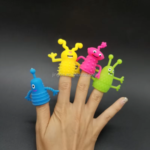 Marionnettes à doigts en TPR mignonnes pour enfants - Anti-stress, pour raconter des histoires et cadeaux de fête, compatibles avec les capsules de distributeurs de 50-55 mm - Product Image 3