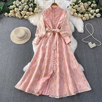 Robe longue jacquard de luxe léger à col montant avec bretelles pour femme, style français raffiné, Vêtements Femme