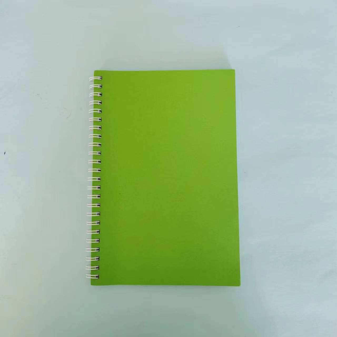 สีเขียวอ่อน