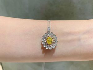 Collar de Diamantes Blancos y Oro Blanco de 18k con Diamante Amarillo Natural de 1.00ct, Precio al por Mayor Xinfly - Product Image 2