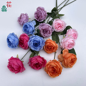 Roses artificielles en soie, faites à la main, style naturel, pour décorations de mariage - Product Image 1