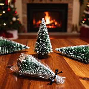 Mini Árbol de Navidad Artificial de Pino de 10 cm para Uso en Interiores, Decoración de Escritorio, Accesorio para Fotos, Manualidades y Accesorios - Product Image 1