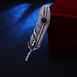 Vintage Metal <span class=keywords><strong>Eagle</strong></span> Claw Feather Broche Crystal Leaf Lapel Pin Broches Brasão Suit Badge Broche para Mulheres Homens (KBL160) - Product Image 3