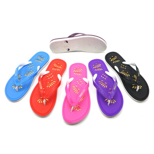 Último diseño zapatillas de diseño personalizado UCP zapatillas flip flops de las mujeres - Product Image 1