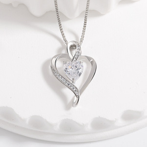 Regalos para el Día de la Madre, Collares con Colgante de Corazón Hueco con Pedrería para Mujer, Collar con Cadena de Caja para <span class=keywords><strong>Mamá</strong></span>, Accesorios de Joyería - Product Image 6