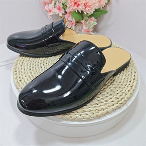 Mules Casuales de Cuero Color Verde, Pantuflas Cómodas y Duraderas de Cuero Patentado para Hombre, Sandalias Medias - Product Image 4