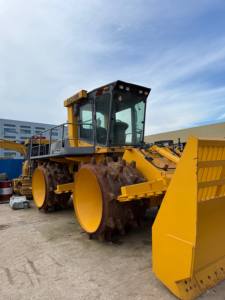 Compacteur de déchets Shantui SR28MR d'occasion, 28 tonnes, haute stabilité, pour l'élimination des déchets solides - Product Image 6