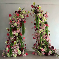 M-R67 Arche de fleurs artificielles en soie blanche et verte, arrangements floraux personnalisés faits à la main pour mariage et Saint-Valentin