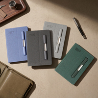 Agenda quotidien 2027 avec emplacement pour stylo, logo personnalisé en relief, couverture rigide, journal avec marque-page en ruban